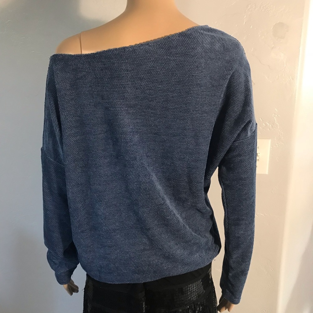 Warm and soft off the shoulder blue sweater - Picture 6 of 8